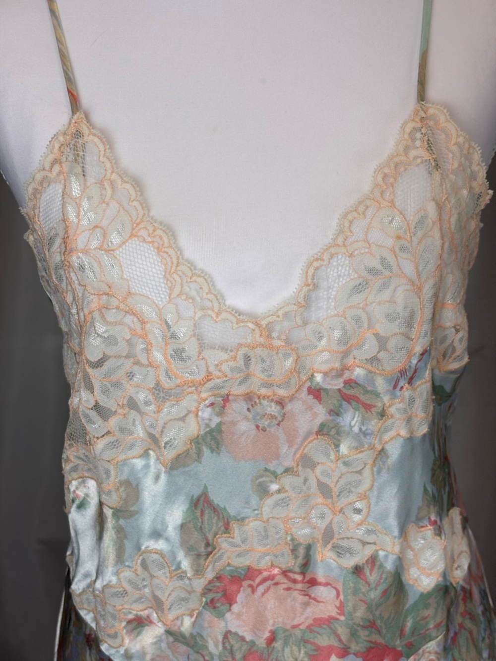 Vintage Victoria’s Secret Long Satin Slip Dress Floral Lace Trim Gold Label S - Picture 3 of 9